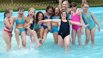 paddling pool
