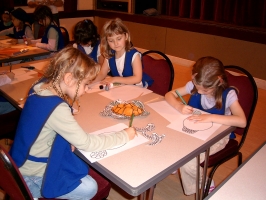 Making a paper turtle