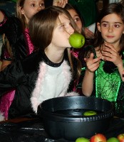 apple bobbing