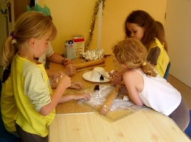Making an igloo cake
