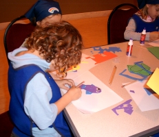 Making fish fridge magnets